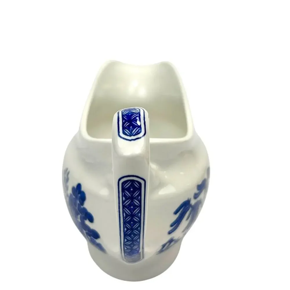Churchill Blue Willow Gravy Sauce Boat Staffordshire England